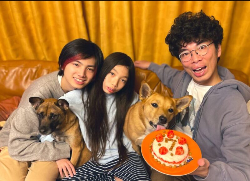 片桐仁と息子太郎、春太、愛犬の誕生日画像